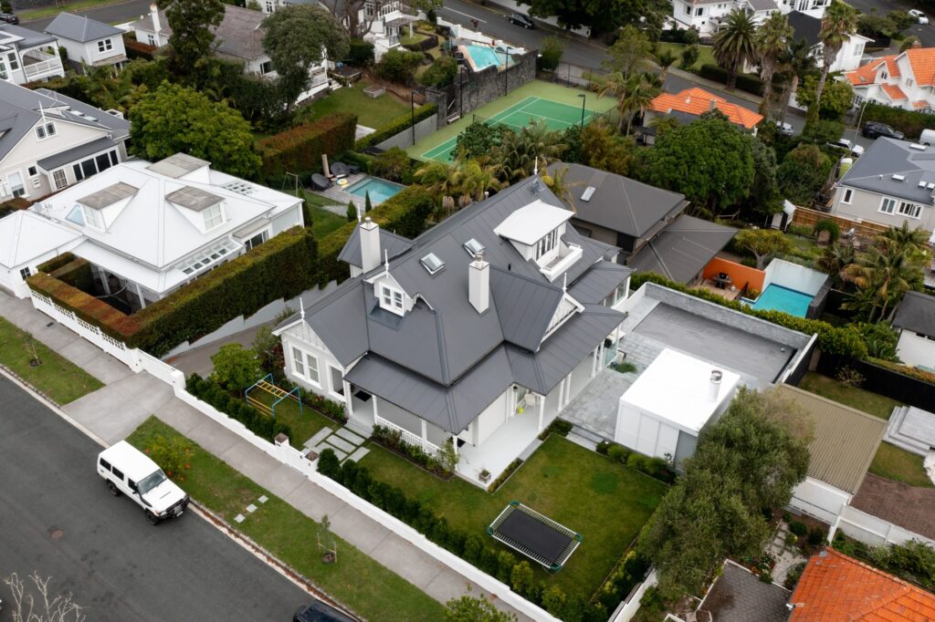 Roof Painting Auckland: Enhancing Your Home's Aesthetic and Durability